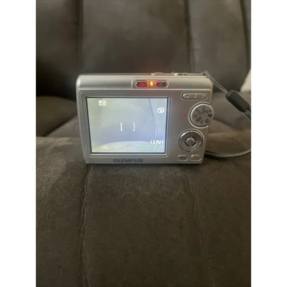 Olympus FE-170 Compact 6.0 MP Digital Camera Silver Tested & WORKS (NO SD CARD)